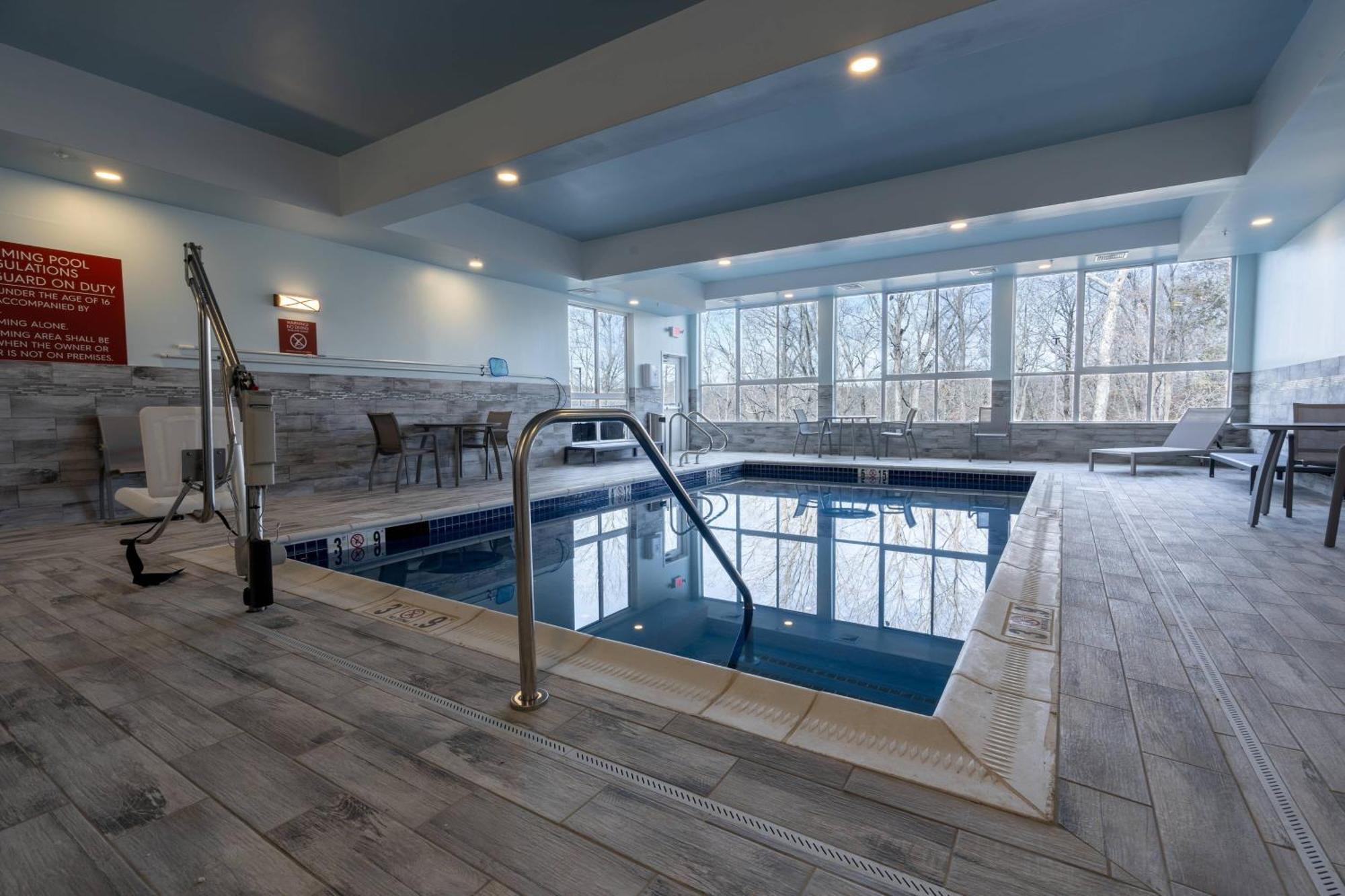 Towneplace Suites By Marriott Clinton Exterior photo